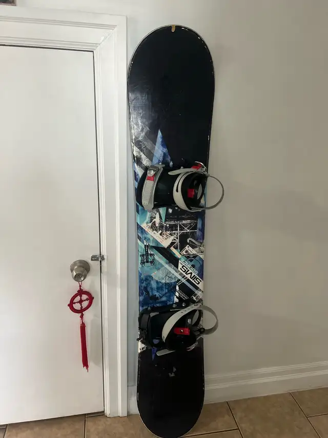 Used Salomon Snowboard with Bindings in Snowboard in Vancouver - Image 2