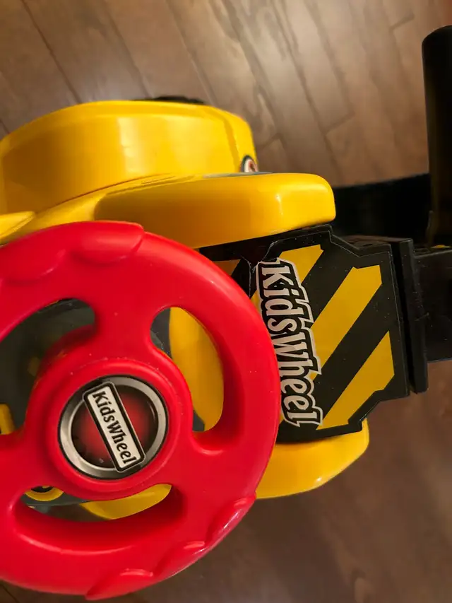 Kidswheel toy excavator  truck in Toys in Mississauga / Peel Region - Image 4