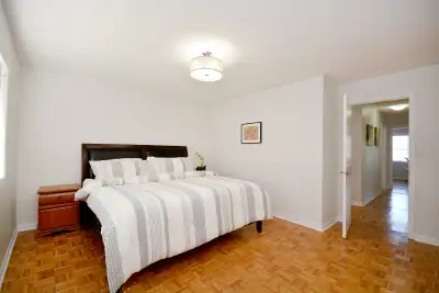 ROOM FOR RENT – FULLY FURNISHED (UPSTAIRS) Brampton $500 per person sharing and private 750 Availabl...