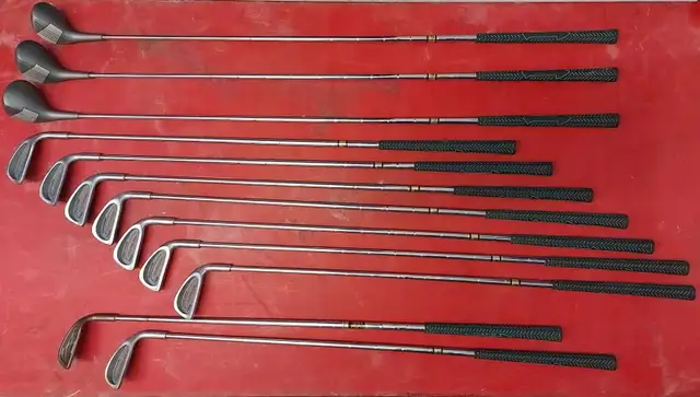 SET OF 11 CAMPBELL GOLF CLUBS (+ DUNLOP SAND WEDGE) in Golf in London - Image 2