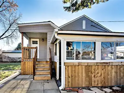Furnished and ALL INCLUSIVE. Outdoor space on quiet street