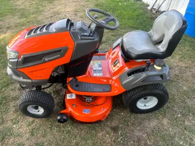 Tracteur a gazon Husqvarna, View more