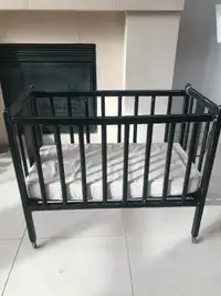 Antique Crib - Doll/Stuffy Bed