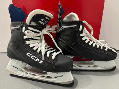Ice Skates  CCM NEXT (size 8), View more