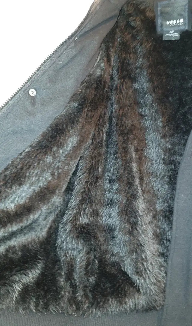 Patagonia fleece hoodie / Urban Heritage sherpa hoodie in Arts & Collectibles in Red Deer - Image 10