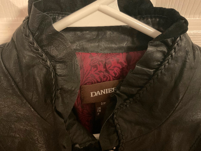 Danier black leather jacket (women’s small) in Women's - Tops & Outerwear in Oshawa / Durham Region - Image 2