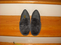 MEN'S FOAMTREAD SLIPPERS SHOES IN SOFT GREY MATERIAL SIZE 9