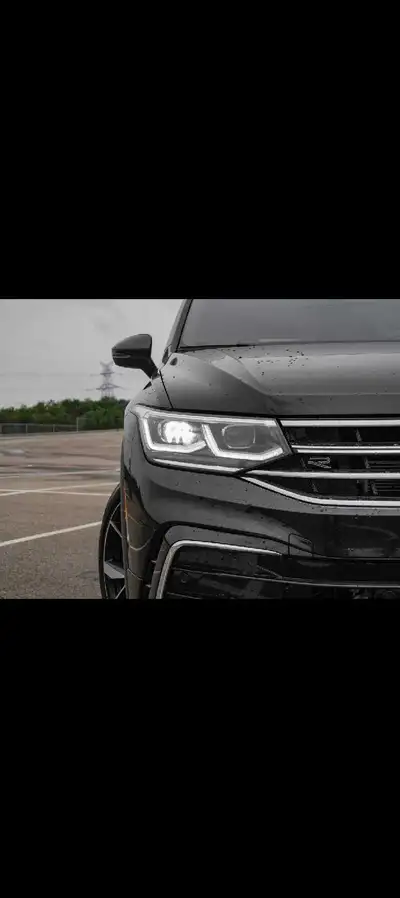 Selling our 2022 Volkswagen Tiguan Highline R-Line 4MOTION. This has been an excellent SUV that's co...