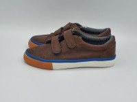Boys velcro shoes brown size 10 brand new/souliers garçons neuf