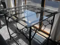 Glass accent table
