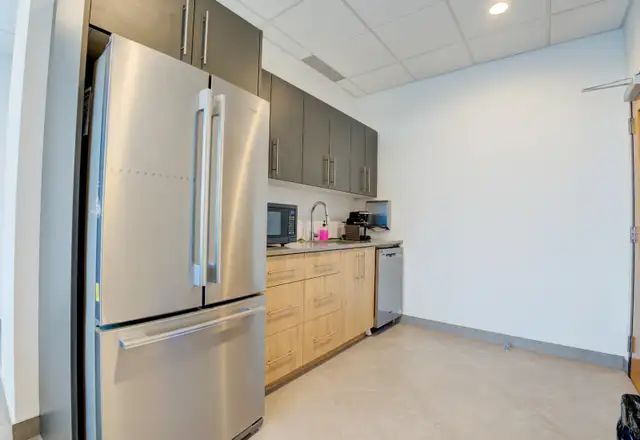 Office Unit for Rent by Owner in Commercial & Office Space for Rent in Oakville / Halton Region - Image 13