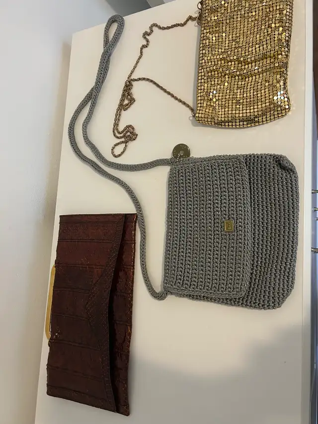 Gold tone/ grey crochet / snakeskin purses in Women's - Bags & Wallets in Barrie - Image 3