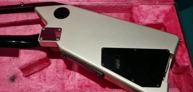 Roland Guitar Synthesizer GR-700 and G-707 Guitar in Guitars in Oakville / Halton Region - Image 8