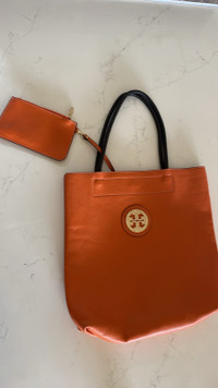 Orange leather shoulder bag in great condition 