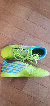 Indoor soccer/futsal shoes