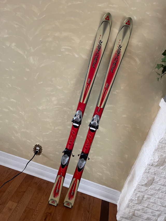 Fischer Skis 168cm with Bindings  in Ski in Oakville / Halton Region
