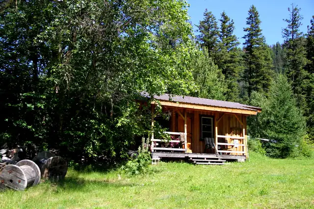 Waterfront Home with cabin in the Cariboo in Houses for Sale in Williams Lake - Image 9