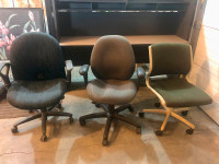 3 Office Chairs / GUC