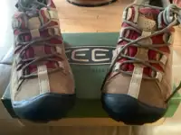 Keen ‘Targhee ll’ Waterproof Hiking Shoes-New- Womens Size 7.5