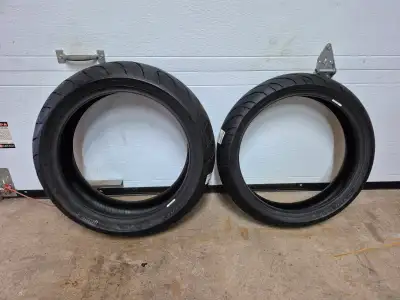 For sale a NEW, never installed, set of Sport touring motorcycle tire Sportmax Roadsmart III, size 1...