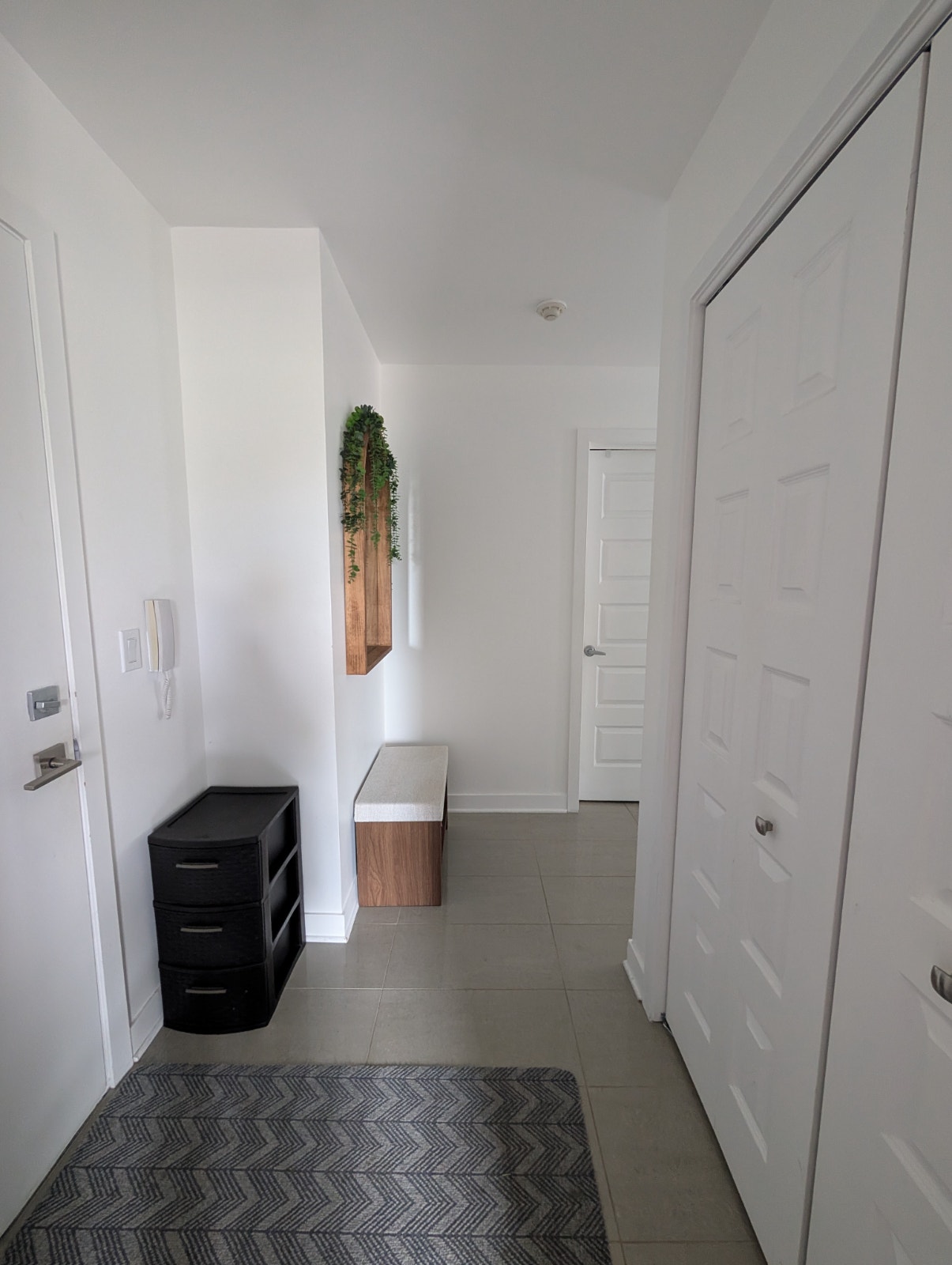 Grand 4 1/2 à louer à Bois-des-Filion (Premier mois gratuit!) — photo 2
