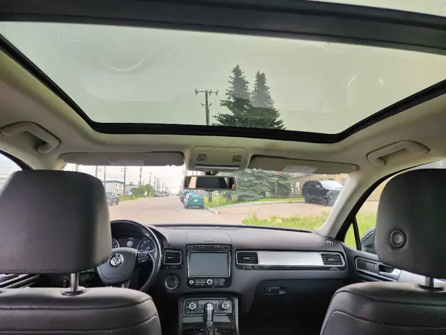2016 Volkswagen Touareg- Fully Loaded  in Cars & Trucks in Edmonton - Image 10