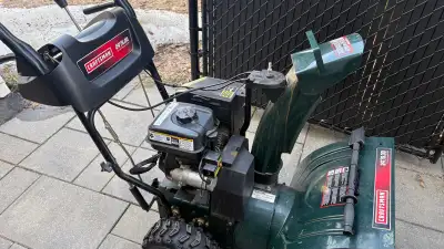 snowblower for sale / souffleuse à vendre , View more