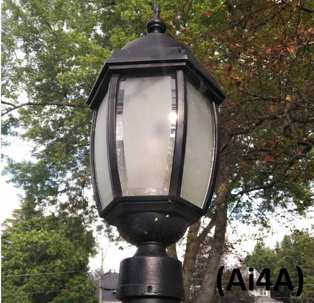 Lantern - Post Mount Lantern, Cast Aluminum Base & Lantern (4) in Electrical in Markham / York Region - Image 3
