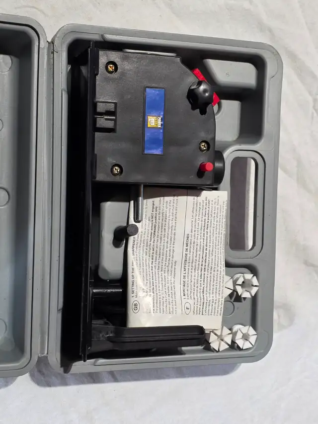 Powerfist Drill Bit Sharpener Kit with Hard Case | 3/32" to 1/2" in Power Tools in Ottawa - Image 4