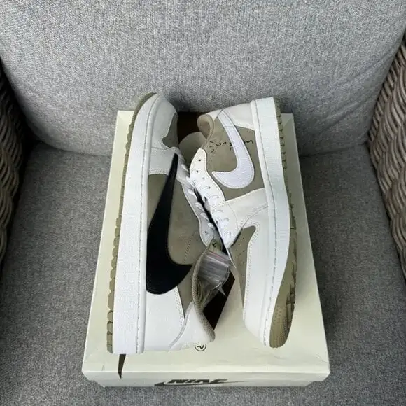 Travis Scott x Air Jordan 1 Low Golf 'Neutral Olive' SIZE 7 REPs in Golf in Markham / York Region - Image 2