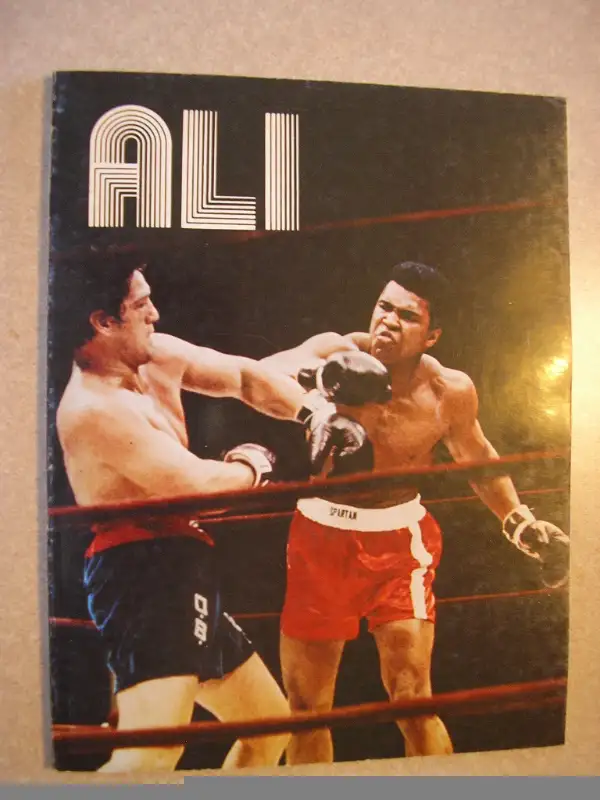Muhammad Ali / Cassius Clay book collection in Non-fiction in Windsor Region - Image 3