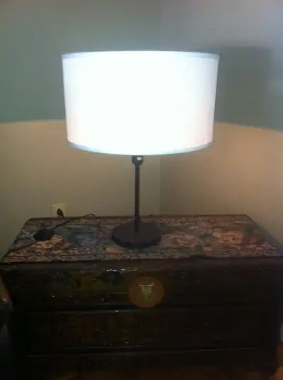 LAMPE  ALLUMAGE  AU PIEDS, View more