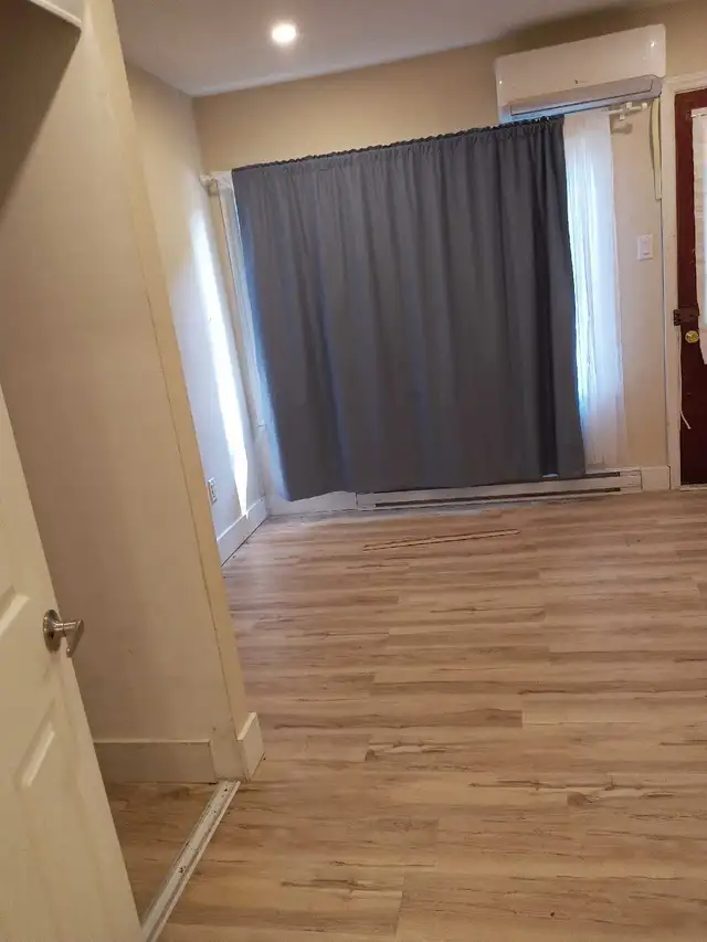 newly renovated 3.5 apartment for rent all appliances included  in Long Term Rentals in City of Montréal - Image 8