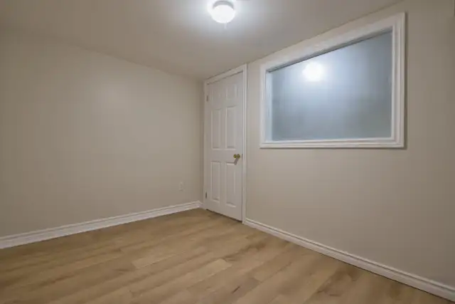 Room for rent at Pickering City Centre in Room Rentals & Roommates in Oshawa / Durham Region - Image 4