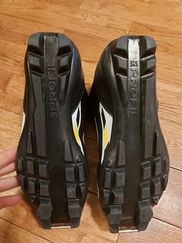 Salomon Youth XC boots, size 36 EU in Ski in Ottawa - Image 2