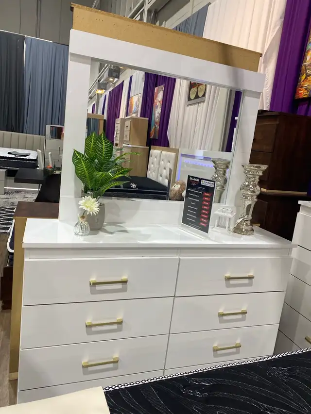 Chambre à coucher moderne blanche – Tête de lit LED + tiroirs de in Beds & Mattresses in City of Montréal - Image 6