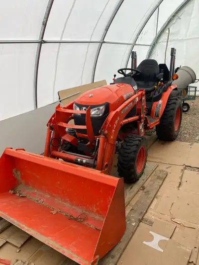 Kubota B2601 Tractor 2016 Hydrostatic Transmission 4wd. 24HP Diesel Engine 948 kg lift 60” Cutter. L...