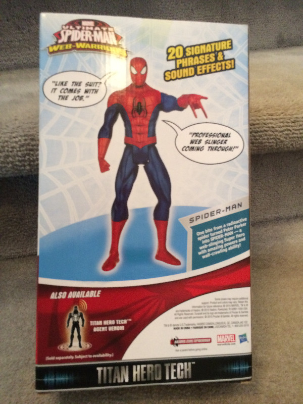Ultimate Spider-Man, 12 Inch Tall Talking Action Figure in Toys & Games in Markham / York Region - Image 2