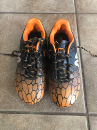 Souliers de soccer grandeur 13 us