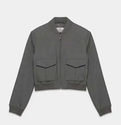 This is in excellent condition and pick up would need to be in the Woodbridge/Vaughan area. Retails...