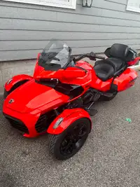 CAN-AM SPYDER F3 LIMITED 1