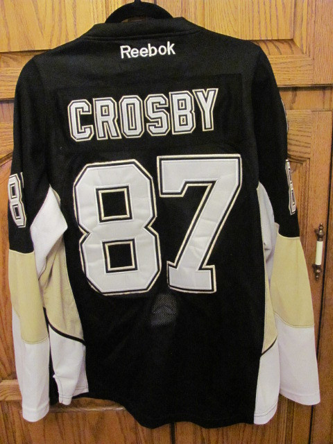 NHL  Crosby Penguins Jersey in Arts & Collectibles in Edmonton - Image 2
