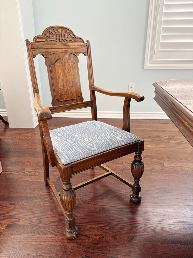 REDUCED! Lovely Solid Rectangle Dining Room Table, 6 Chairs,Leaf in Dining Tables & Sets in Oakville / Halton Region - Image 3