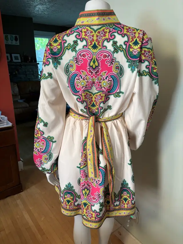 M-Floral Paisley Retro Boho Belt Mini Dress in Women's - Dresses & Skirts in Kitchener / Waterloo - Image 4