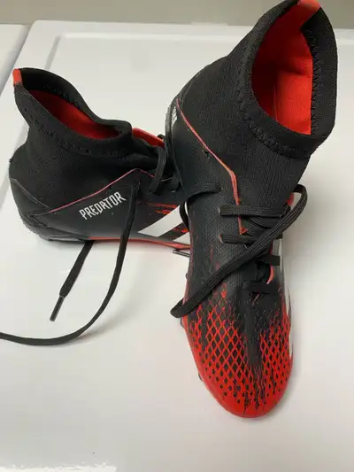 Adidas predator demonscale size 3-1/2 youth, with sock/sleeve opening. Simpler, easier and more comf...