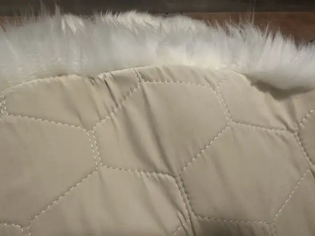 Brand new 1M Real sheepskin rug in Rugs, Carpets & Runners in Markham / York Region - Image 3