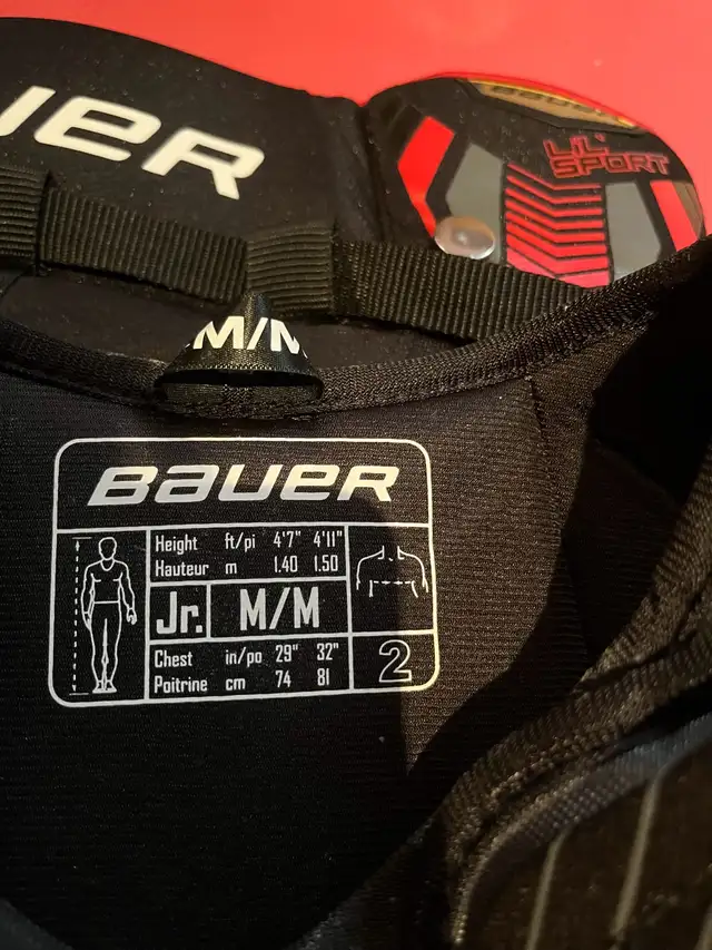 youth hockey equipment (7-10 yo) in Hockey in Markham / York Region - Image 3