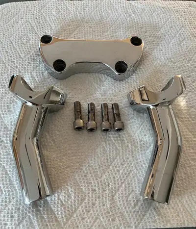 Motorcycle 6” handlebar riser set for 1” bars In great used condition Located in COCHRANE, Alberta