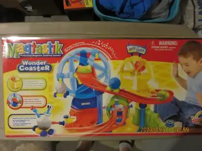 Magtastik 'Wonder Coaster' Magnetic Building System for ages 3+ years. Brand new in box - makes a ve...