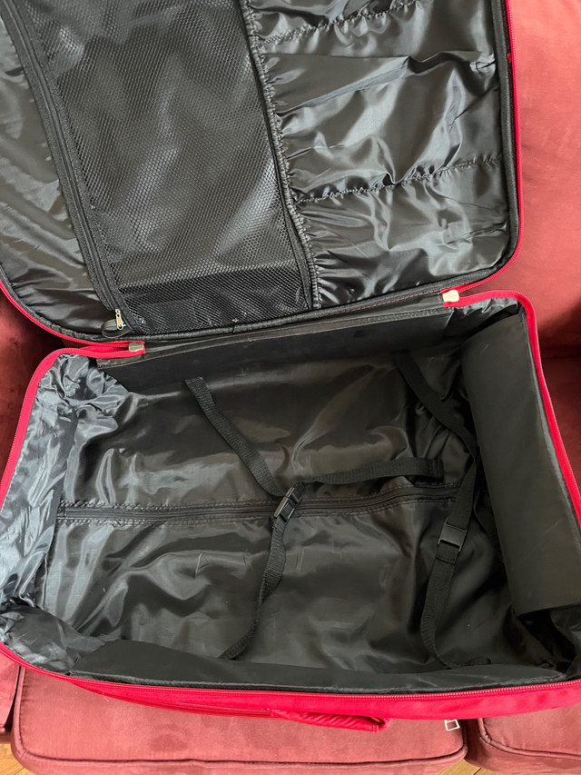 Suitcase like NEW 26x16x10 in expanded  in Other in Markham / York Region - Image 3